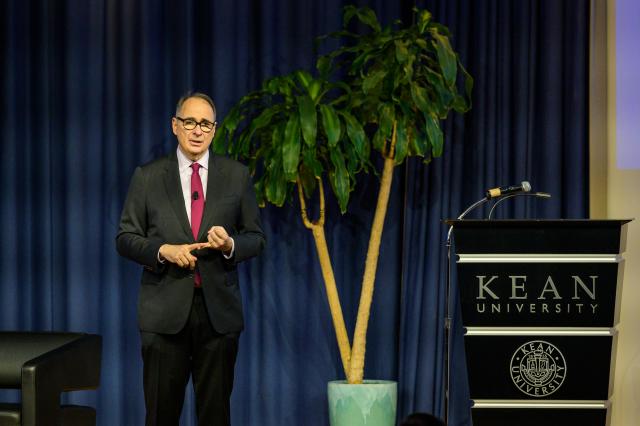 Distinguished Lecturer David Axelrod