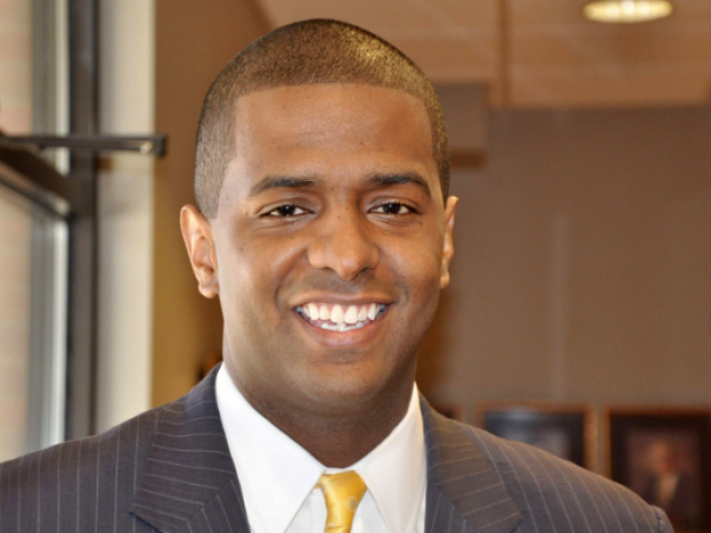 A photo of Bakari Sellers.