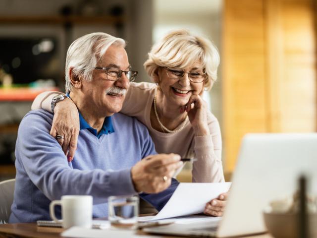 Couple plan their retirement