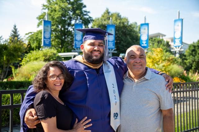 Grad with parents