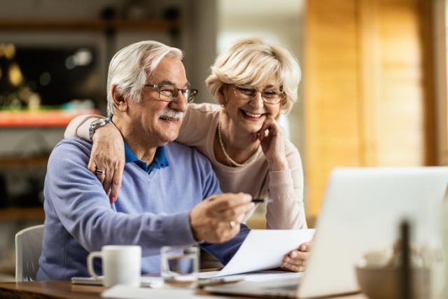 Couple plan their retirement