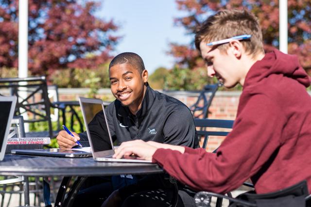 Kean Students study outside